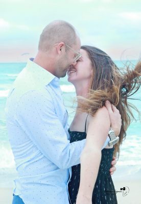 We offer engagement photography sessions in a beach or a park. As well as wedding photography.