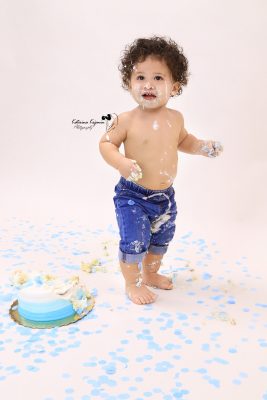 Smash Cake photography sessions celebrate your child birthday
