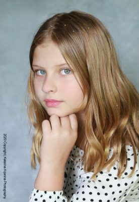 We offer kids photography and children portraits in a studio or outdoor. Our photographer works with kids all ages.