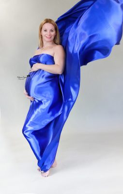 Maternity photography pregnancy photoshoot and pregnancy portraits in a beach, state parks or at home