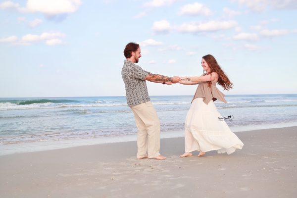 Engagement portraits photography sessions and proposal portraits in a beach, park in Florida