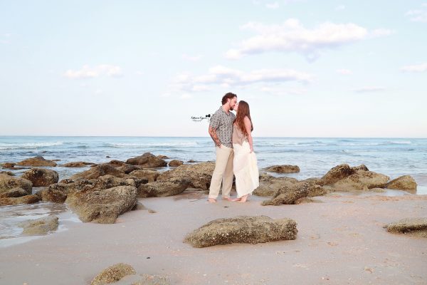 Engagement portraits photography sessions and proposal portraits in a beach, park in Florida