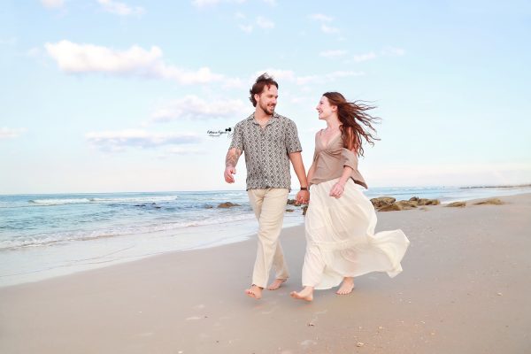 Engagement portraits photography sessions and proposal portraits in a beach, park in Florida